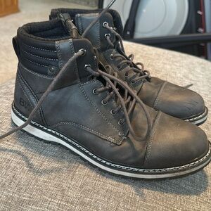 B52 by Bullboxer Men's size 10.5/11 Alton Lace Up Boot Famous Footwear